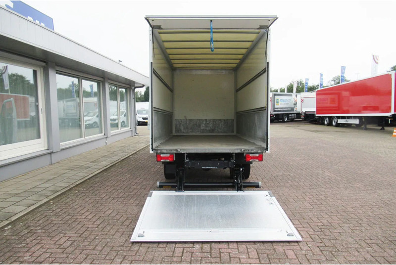 Iveco Daily 35C16 Bak+Klep Automaat Laadklep Airco Camera - Box van: picture 4 Iveco Daily 35C16 Bak+Klep Automaat Laadklep Airco Camera - Box van: picture 4