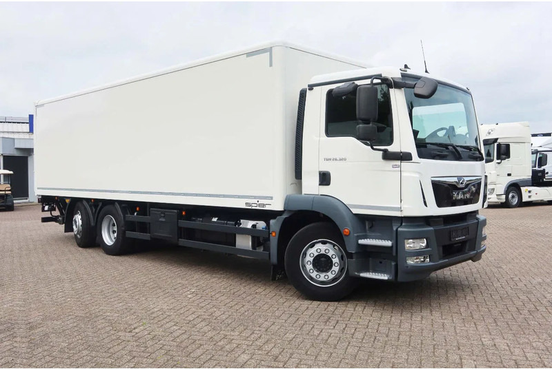MAN 26.320 TGM Bak+Klep stuur lift as Bar klep 2.000 kg - Box truck: picture 2 MAN 26.320 TGM Bak+Klep stuur lift as Bar klep 2.000 kg - Box truck: picture 2