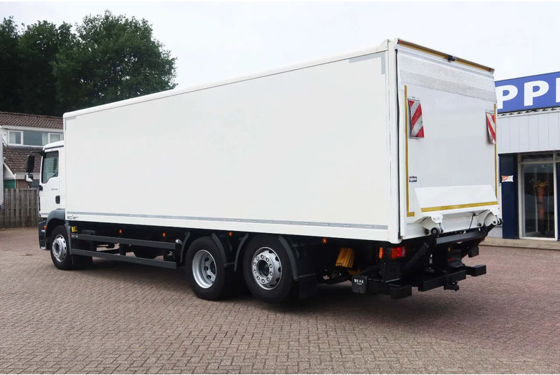 MAN 26.320 TGM Bak+Klep stuur lift as Bar klep 2.000 kg - Box truck: picture 3 MAN 26.320 TGM Bak+Klep stuur lift as Bar klep 2.000 kg - Box truck: picture 3
