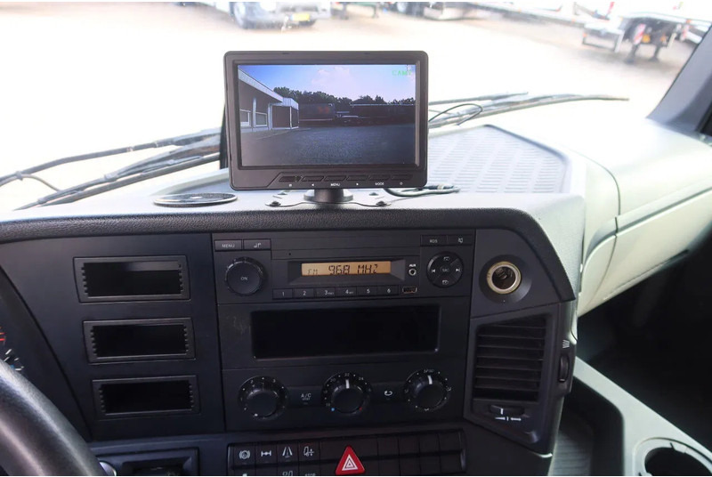 Box truck Mercedes-Benz Antos 2127 L Bak + klep 2000 kg Euro 6: picture 17