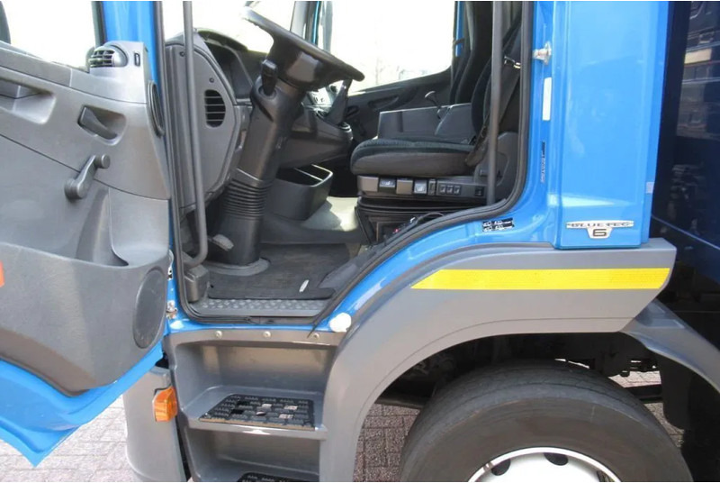 Curtainsider truck Mercedes-Benz Atego 1318L Euro 6: picture 11