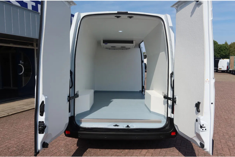 Renault Master Koel/Vries/Verwarmen Met nachtaansluiting 220 Volt Carrier Xarios 350 BPM vrij - Refrigerated van: picture 4 Renault Master Koel/Vries/Verwarmen Met nachtaansluiting 220 Volt Carrier Xarios 350 BPM vrij - Refrigerated van: picture 4