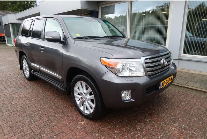 Toyota Land Cruiser V8 200 V8. 4.5D Executive. 7 Persoons. Luchtvering. Marge voertuig - Car: picture 2 Toyota Land Cruiser V8 200 V8. 4.5D Executive. 7 Persoons. Luchtvering. Marge voertuig - Car: picture 2