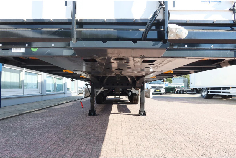 Closed box semi-trailer Wielton 3 Asser. Gesloten met Dhollandia klep 2500 kg Lift as: picture 13