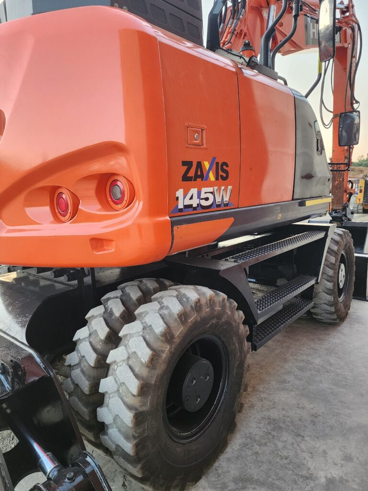 HITACHI ZX145W-6 - Wheel excavator: picture 4 HITACHI ZX145W-6 - Wheel excavator: picture 4
