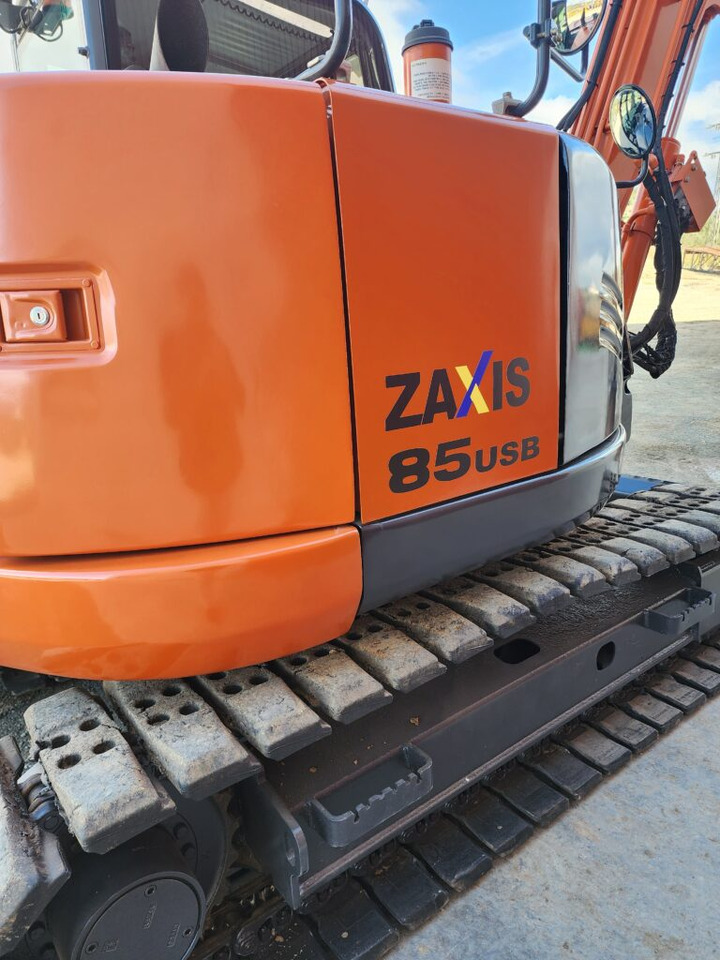 Mini excavator HITACHI ZX85USB-6: picture 10
