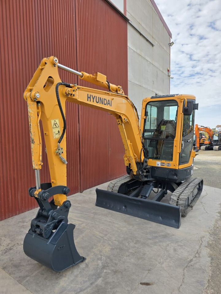 HYUNDAI ROBEX 35Z-9 - Mini excavator: picture 2 HYUNDAI ROBEX 35Z-9 - Mini excavator: picture 2