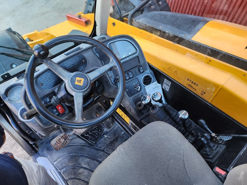 Telescopic handler JCB 535-125 HI VIZ: picture 8