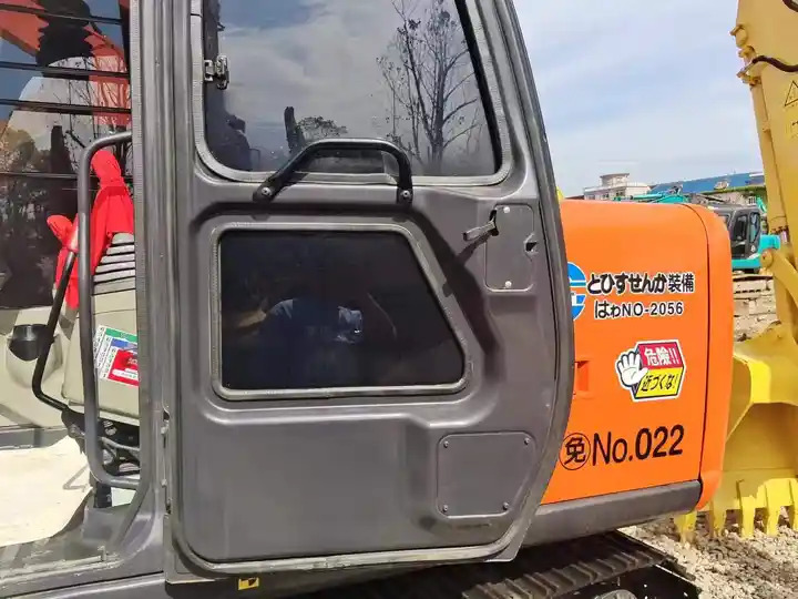 Cheap Small Tracked Excavator Hitachi Zaxis 70 Secondhand Mini Excavator In Shanghai - Crawler excavator: picture 4 Cheap Small Tracked Excavator Hitachi Zaxis 70 Secondhand Mini Excavator In Shanghai - Crawler excavator: picture 4