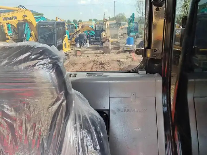 Cheap Small Tracked Excavator Hitachi Zaxis 70 Secondhand Mini Excavator In Shanghai - Crawler excavator: picture 5 Cheap Small Tracked Excavator Hitachi Zaxis 70 Secondhand Mini Excavator In Shanghai - Crawler excavator: picture 5