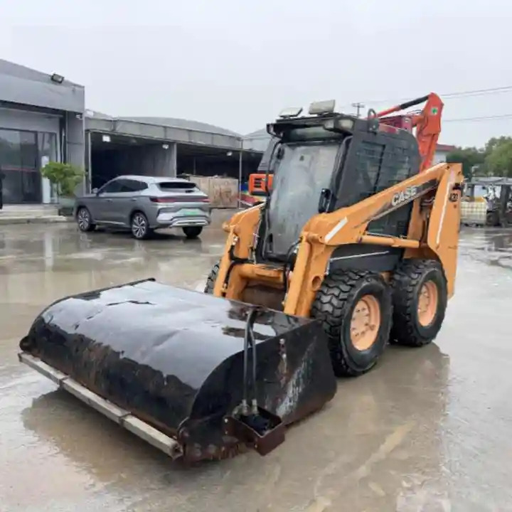 Factory Price case 420 Mini Skid Steer Loader Free After Sale 420 430 440 Mini Skid Steer Loader with Brand Engine - Skid steer loader: picture 2 Factory Price case 420 Mini Skid Steer Loader Free After Sale 420 430 440 Mini Skid Steer Loader with Brand Engine - Skid steer loader: picture 2