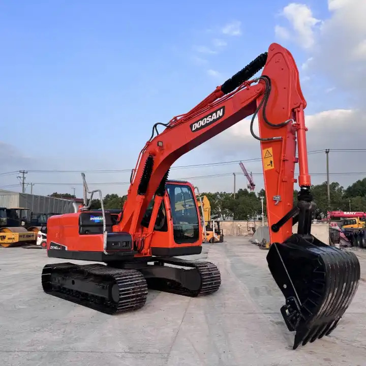 High Quality Doosan Dx300LC Dx140LC Dx60-9c Dx60 Dx225 LC Excavator Dx225 Dx300 Doosan Excavator in Stock for Sale - Crawler excavator: picture 2 High Quality Doosan Dx300LC Dx140LC Dx60-9c Dx60 Dx225 LC Excavator Dx225 Dx300 Doosan Excavator in Stock for Sale - Crawler excavator: picture 2
