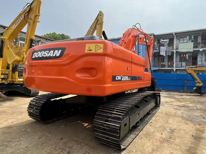 High Quality Korea Made 2019 Year Doosan Brand Dx225 Dx225lc Dx225lca Crawler Excavator - Crawler excavator: picture 5 High Quality Korea Made 2019 Year Doosan Brand Dx225 Dx225lc Dx225lca Crawler Excavator - Crawler excavator: picture 5