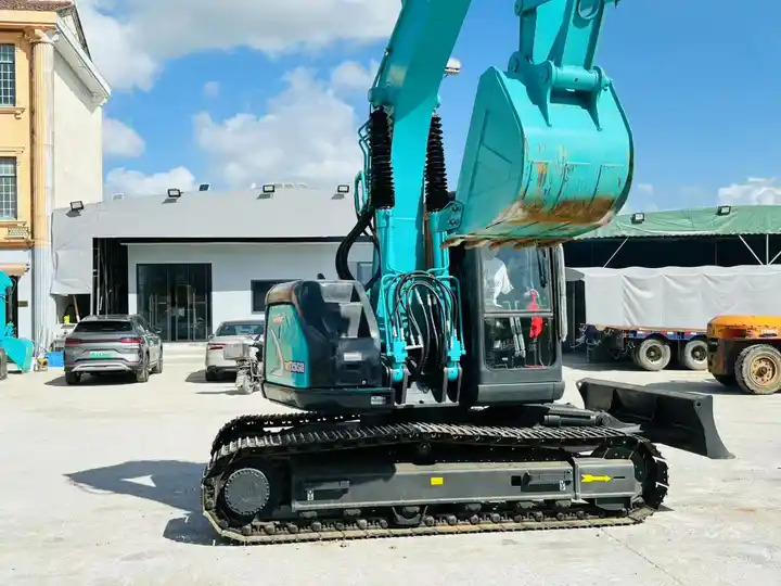 High Quality Low Price Hydraulic Excavator Kobelco Sk135sr Sk115sr Japan Surplus Backhoe Excavator Machine In Shanghai - Crawler excavator: picture 4 High Quality Low Price Hydraulic Excavator Kobelco Sk135sr Sk115sr Japan Surplus Backhoe Excavator Machine In Shanghai - Crawler excavator: picture 4