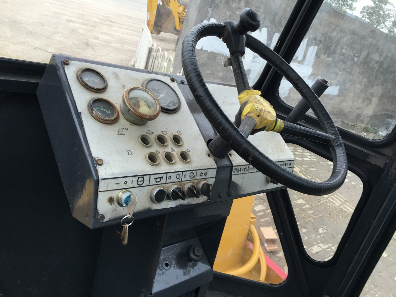 High Quality Used 15 Ton Vibratory Road Roller Dynapac Ca30d Single-drum Soil Compactor Cummins Engine In Shanghai - Road roller: picture 3 High Quality Used 15 Ton Vibratory Road Roller Dynapac Ca30d Single-drum Soil Compactor Cummins Engine In Shanghai - Road roller: picture 3