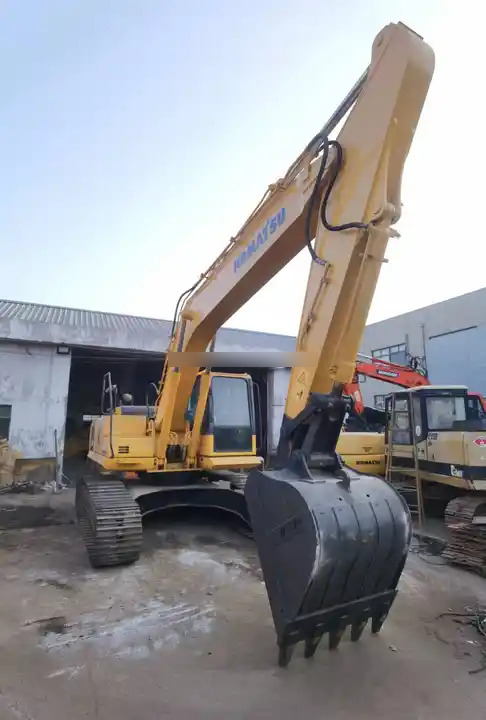 High quality Japan original Used excavator Komatsu PC 200 Used Komatsu PC200 Excavator PC 220-8 220- 8 good condition on sale - Crawler excavator: picture 5 High quality Japan original Used excavator Komatsu PC 200 Used Komatsu PC200 Excavator PC 220-8 220- 8 good condition on sale - Crawler excavator: picture 5