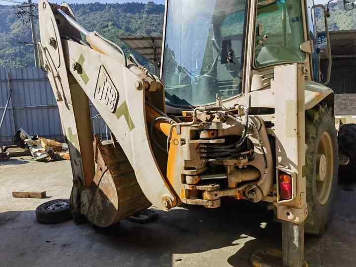 Hot sale Backhoe loader JCB 3CX 4*4 tlb loader UKmade, used cheap JCB 3CX retro loader and digger in good condition - Backhoe loader: picture 4 Hot sale Backhoe loader JCB 3CX 4*4 tlb loader UKmade, used cheap JCB 3CX retro loader and digger in good condition - Backhoe loader: picture 4