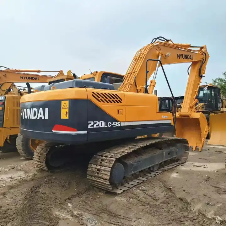 Hyundai 220LC-9s excavator Cheap Price Used large Excavator 22 Ton Hydraulic Digger Crawler in China - Crawler excavator: picture 1 Hyundai 220LC-9s excavator Cheap Price Used large Excavator 22 Ton Hydraulic Digger Crawler in China - Crawler excavator: picture 1