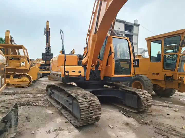 Hyundai 220LC-9s excavator Cheap Price Used large Excavator 22 Ton Hydraulic Digger Crawler in China - Crawler excavator: picture 4 Hyundai 220LC-9s excavator Cheap Price Used large Excavator 22 Ton Hydraulic Digger Crawler in China - Crawler excavator: picture 4