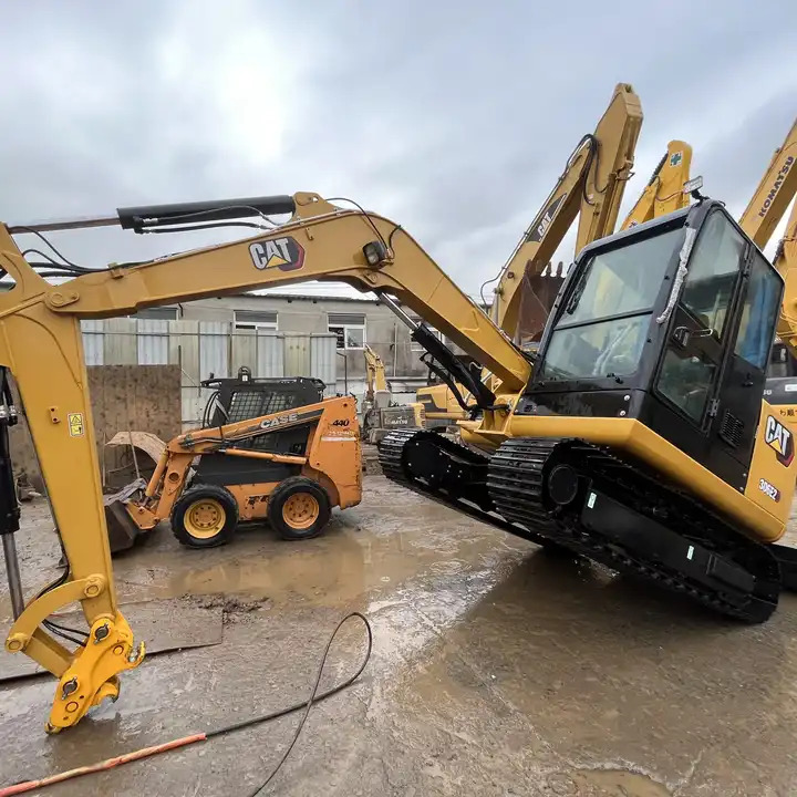 Japan CAT 306E 306E2 306D 305.5 307 308 excavator 95% new retro CAT 305.5 5.5tons with mini excavator bucket - Crawler excavator: picture 1 Japan CAT 306E 306E2 306D 305.5 307 308 excavator 95% new retro CAT 305.5 5.5tons with mini excavator bucket - Crawler excavator: picture 1