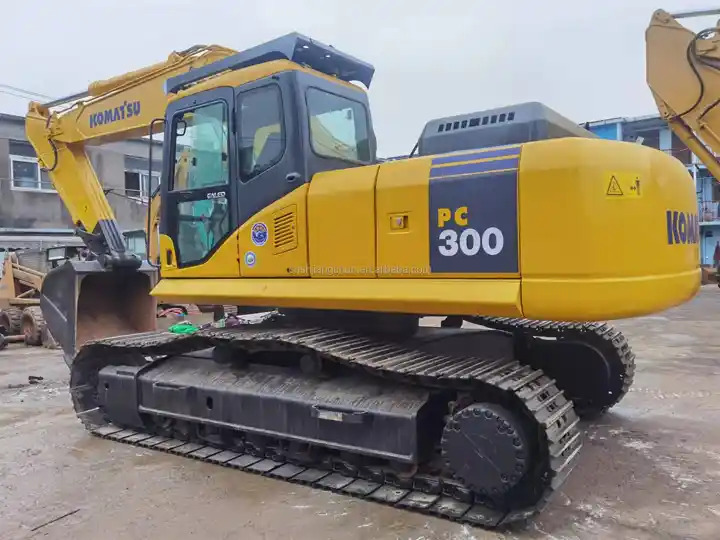 Lower working hours used komatsu pc300-7 excavator/good price japan used komatsu excavator pc300-7 30t - Crawler excavator: picture 2 Lower working hours used komatsu pc300-7 excavator/good price japan used komatsu excavator pc300-7 30t - Crawler excavator: picture 2