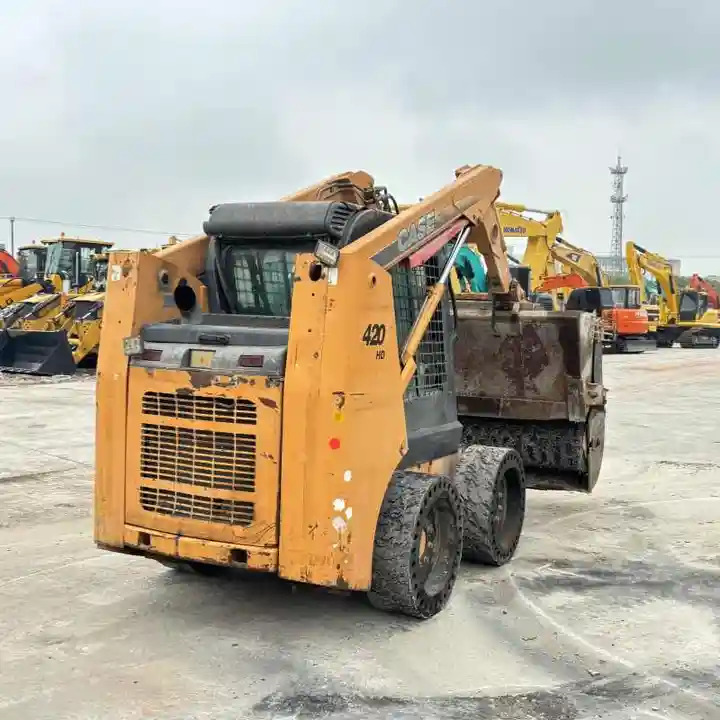 Original Second hand CASE skid steer loader 420 for sale compact skid steers loaders 440 430 420 in stock - Skid steer loader: picture 4 Original Second hand CASE skid steer loader 420 for sale compact skid steers loaders 440 430 420 in stock - Skid steer loader: picture 4
