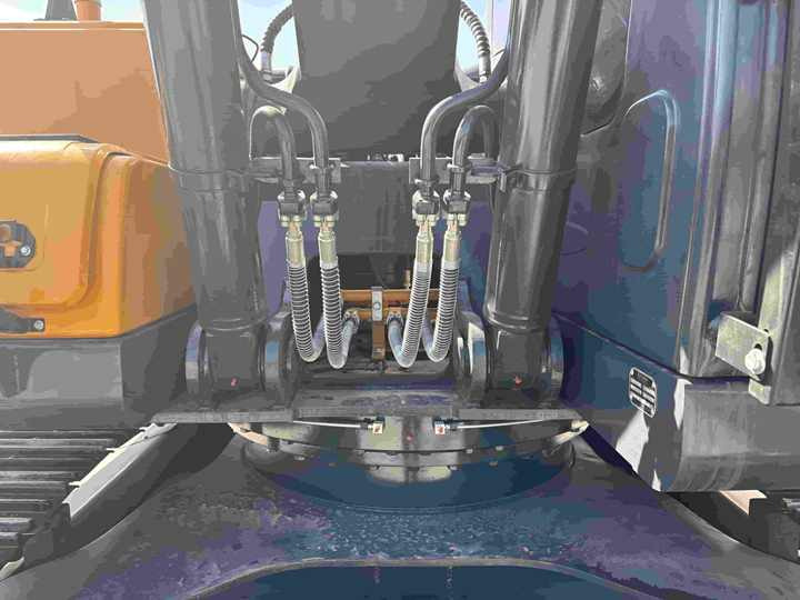 Excavator Original Used Made in Korea  22ton Hyundai 220lc-9s 225lc-9t Excavator for Sale in Good Condition and Low Working Time: picture 6
