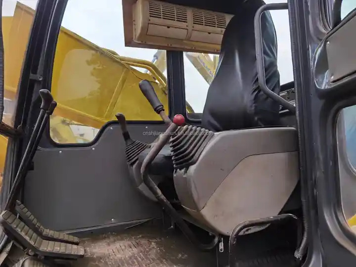 Original Well-Maintained Komatsu PC200-6 Used Excavator for sale - Crawler excavator: picture 2 Original Well-Maintained Komatsu PC200-6 Used Excavator for sale - Crawler excavator: picture 2