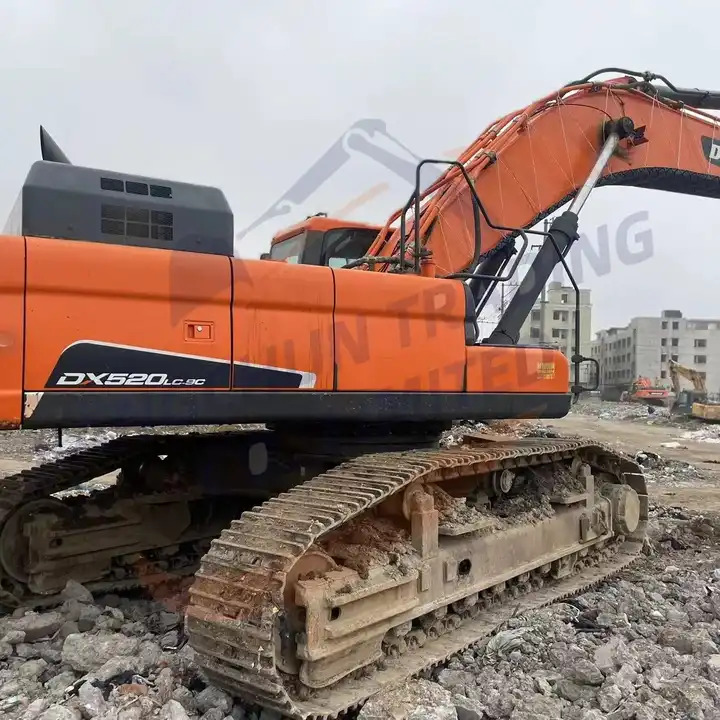 USED KOREA BRAND DOOSAN EXCAVATOR DX520LC DX520LC-9 C HYDRAULIC BIG DIGGER GOOD CONDITION FOR SALE - Excavator: picture 1 USED KOREA BRAND DOOSAN EXCAVATOR DX520LC DX520LC-9 C HYDRAULIC BIG DIGGER GOOD CONDITION FOR SALE - Excavator: picture 1