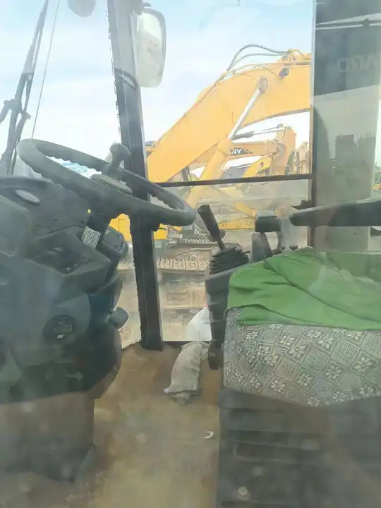 Used 18 ton Caterpillar Road Roller CAT CS76T Road Paving Machinery Soil Compactor made in USA - Road roller: picture 4 Used 18 ton Caterpillar Road Roller CAT CS76T Road Paving Machinery Soil Compactor made in USA - Road roller: picture 4