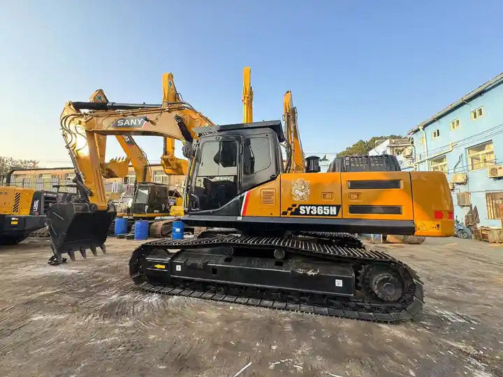 Used 36 ton Excavator Machinery China Brand Sany 365H with powerful digger construction machinery - Crawler excavator: picture 3 Used 36 ton Excavator Machinery China Brand Sany 365H with powerful digger construction machinery - Crawler excavator: picture 3