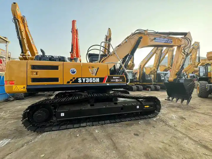 Used 36 ton Excavator Machinery China Brand Sany 365H with powerful digger construction machinery - Crawler excavator: picture 2 Used 36 ton Excavator Machinery China Brand Sany 365H with powerful digger construction machinery - Crawler excavator: picture 2
