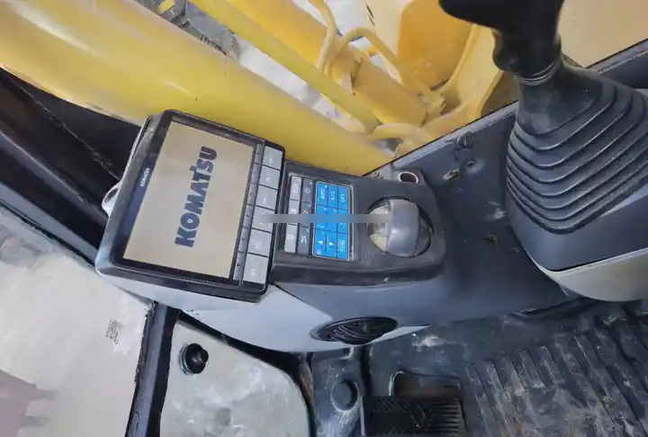 Used Komatsu excavator Pc220-8 in good condition for sale,second hand PC200-8 in good condition - Crawler excavator: picture 5 Used Komatsu excavator Pc220-8 in good condition for sale,second hand PC200-8 in good condition - Crawler excavator: picture 5