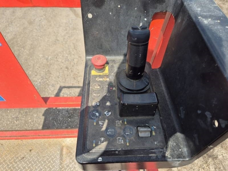 Scissor lift Genie GS3390 - 12,06 m - 4x4 - diesel: picture 15