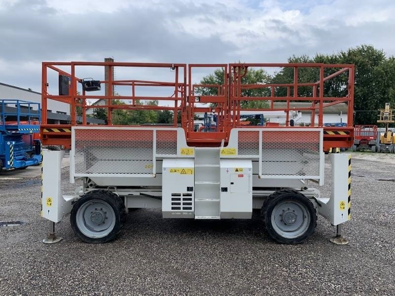 Genie GS3390 - 12,06 m - 4x4 - diesel - Scissor lift: picture 4 Genie GS3390 - 12,06 m - 4x4 - diesel - Scissor lift: picture 4