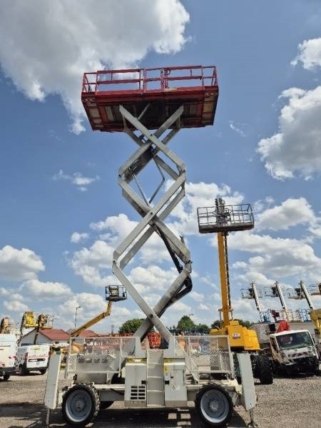 Scissor lift Genie GS3390 - 12,06 m - 4x4 - diesel: picture 10