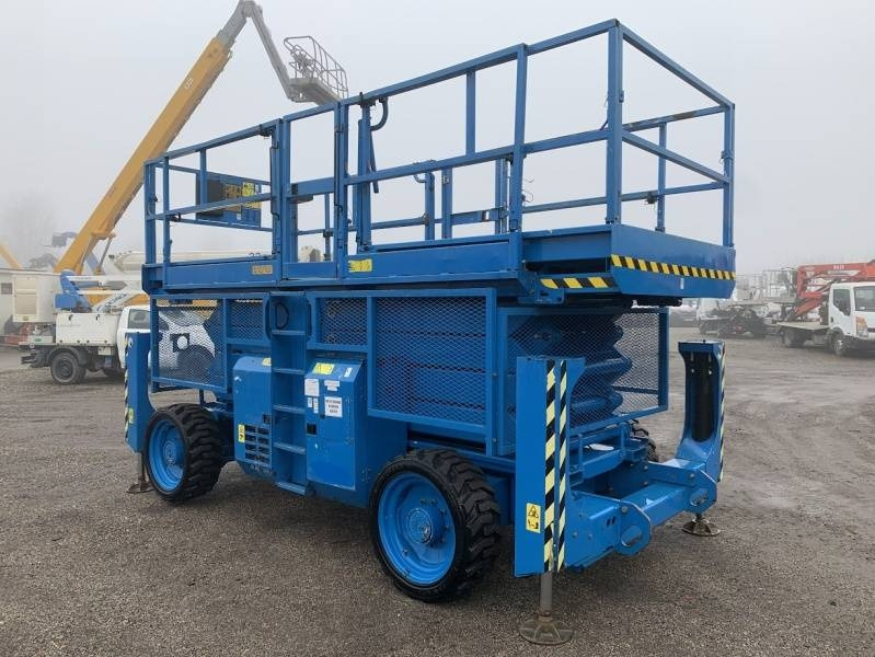Genie GS4390 - 15,11m, diesel, 4x4 - Scissor lift: picture 1 Genie GS4390 - 15,11m, diesel, 4x4 - Scissor lift: picture 1