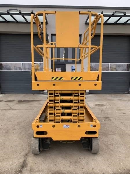 Scissor lift Haulotte Compact 14 - 14 m, electric: picture 8 Scissor lift Haulotte Compact 14 - 14 m, electric: picture 8