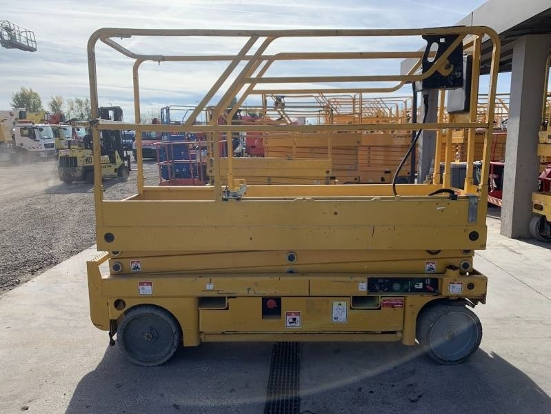 Haulotte Compact 8 - 8m, electric - Scissor lift: picture 4 Haulotte Compact 8 - 8m, electric - Scissor lift: picture 4