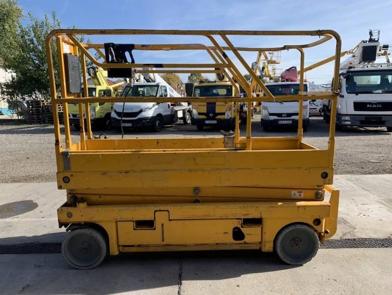 Haulotte Compact 8 - 8m, electric - Scissor lift: picture 5 Haulotte Compact 8 - 8m, electric - Scissor lift: picture 5