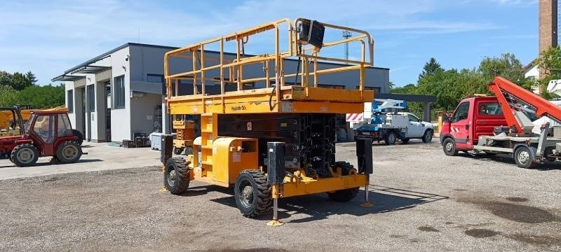 Haulotte H18SX - 18m, 4x4, diesel - Scissor lift: picture 1 Haulotte H18SX - 18m, 4x4, diesel - Scissor lift: picture 1