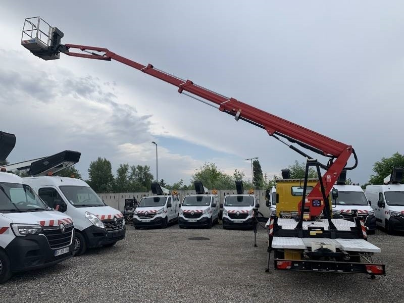 Truck mounted aerial platform Isuzu M21 Oil&Steel Scorpion 2112J - 21m - 230 kg: picture 10
