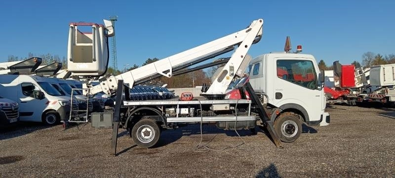 Renault Maxity Bizzocchi Autel 162 HP - 16,5m - Truck mounted aerial platform: picture 4 Renault Maxity Bizzocchi Autel 162 HP - 16,5m - Truck mounted aerial platform: picture 4