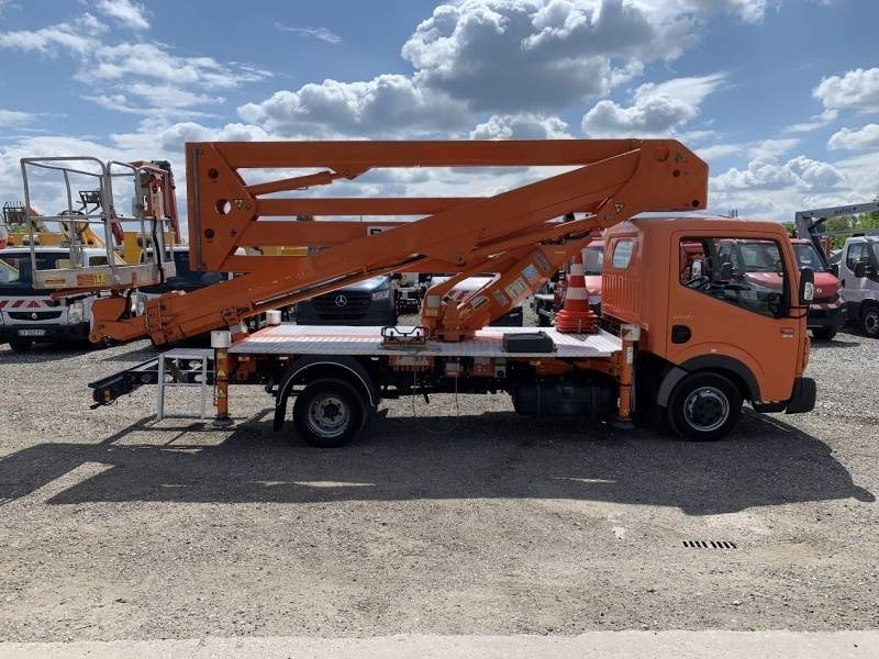 Renault Maxity CMC TB260 - 26 m - 200 kg - Truck mounted aerial platform: picture 4 Renault Maxity CMC TB260 - 26 m - 200 kg - Truck mounted aerial platform: picture 4