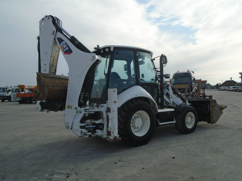 CAT 432F + 5 Cupe + Furci pentru paleti - Backhoe loader: picture 3 CAT 432F + 5 Cupe + Furci pentru paleti - Backhoe loader: picture 3