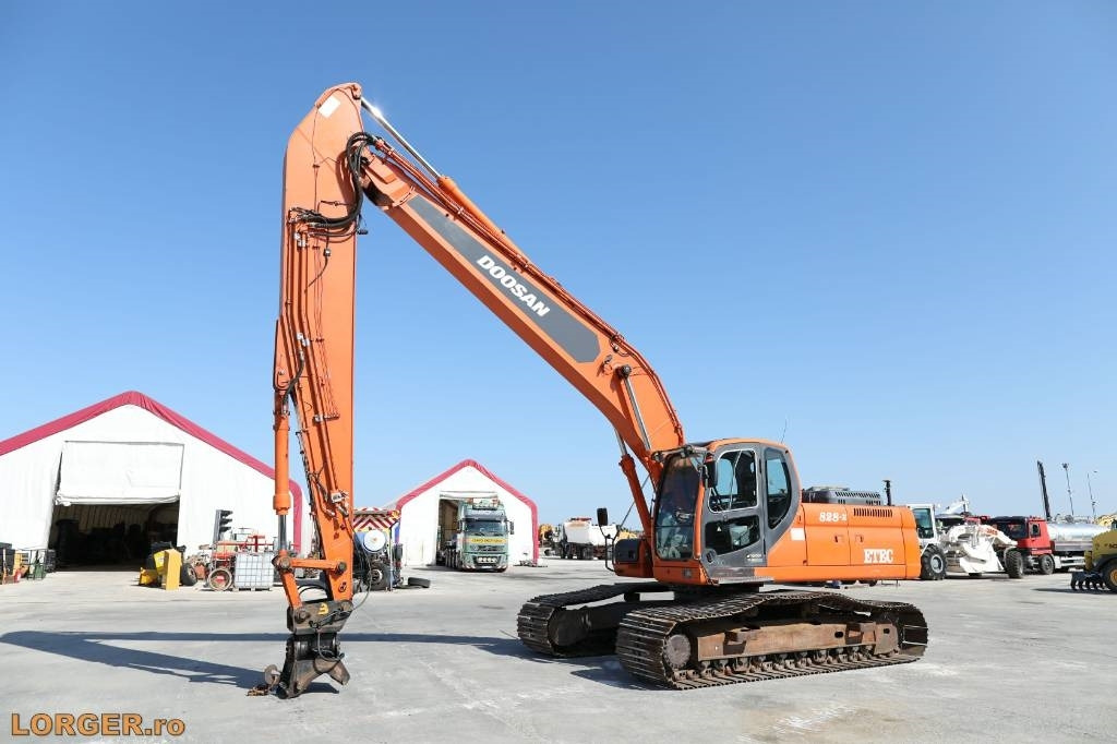 Doosan (Etec) DX 300 - Long Reach Boom 14m + 3D GPS TOPCO - Excavator: picture 1 Doosan (Etec) DX 300 - Long Reach Boom 14m + 3D GPS TOPCO - Excavator: picture 1