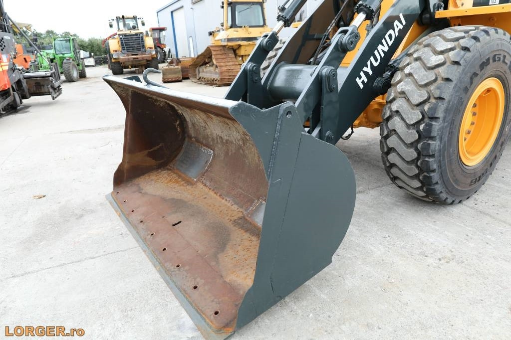 Hyundai HL 955 A - Wheel loader: picture 5 Hyundai HL 955 A - Wheel loader: picture 5