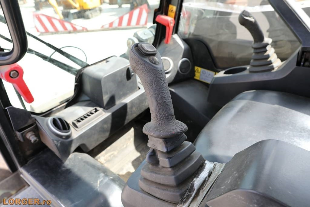 Skid steer loader JCB 260 ECO: picture 9