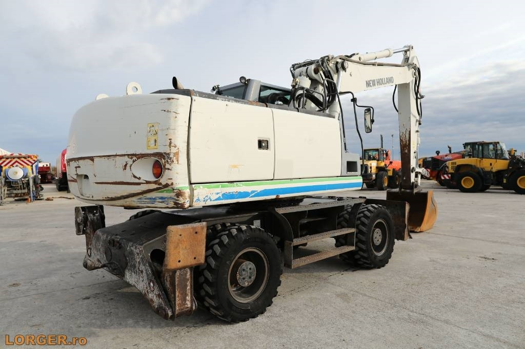 New Holland MH 6.6 + Sandvic Hammer - Wheel excavator: picture 4 New Holland MH 6.6 + Sandvic Hammer - Wheel excavator: picture 4