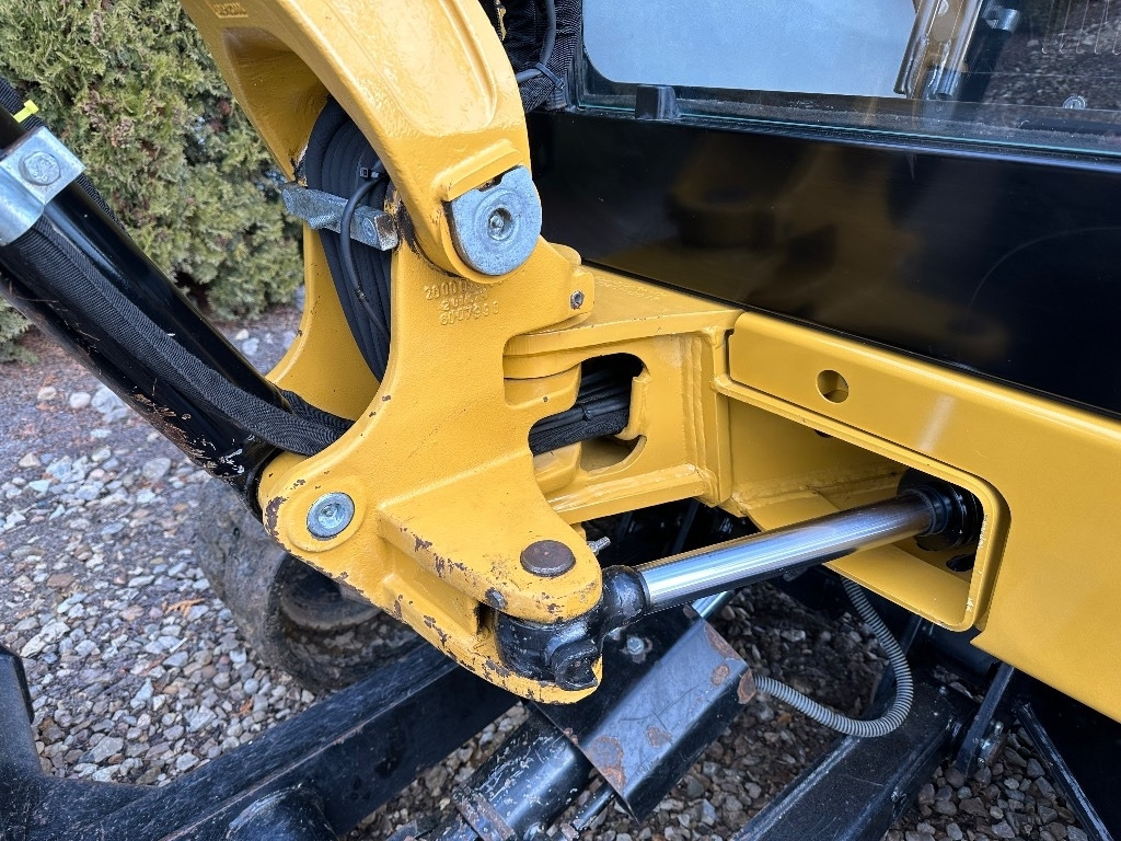 Mini excavator CAT 302.7D CR: picture 12